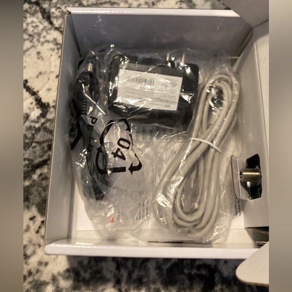 Arris Modem and Router - Picture 4 of 7